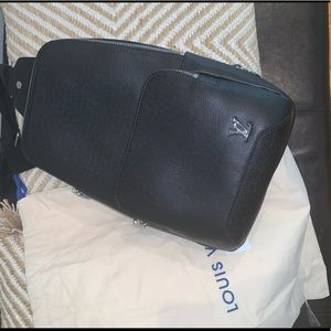 LOUIS VUITTON “Avenue Sling Bag”